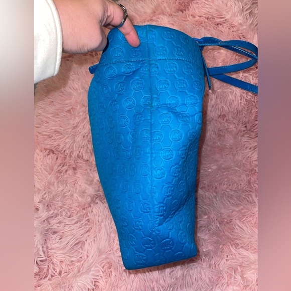 NWT Michael Kors Blue Neoprene (Store Display) Tote Jet Set Signature Monogram - Picture 8 of 10